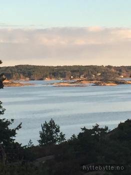 Klikk for stort bilde av 'Hytte Hvaler m fin utsikt til vannet '